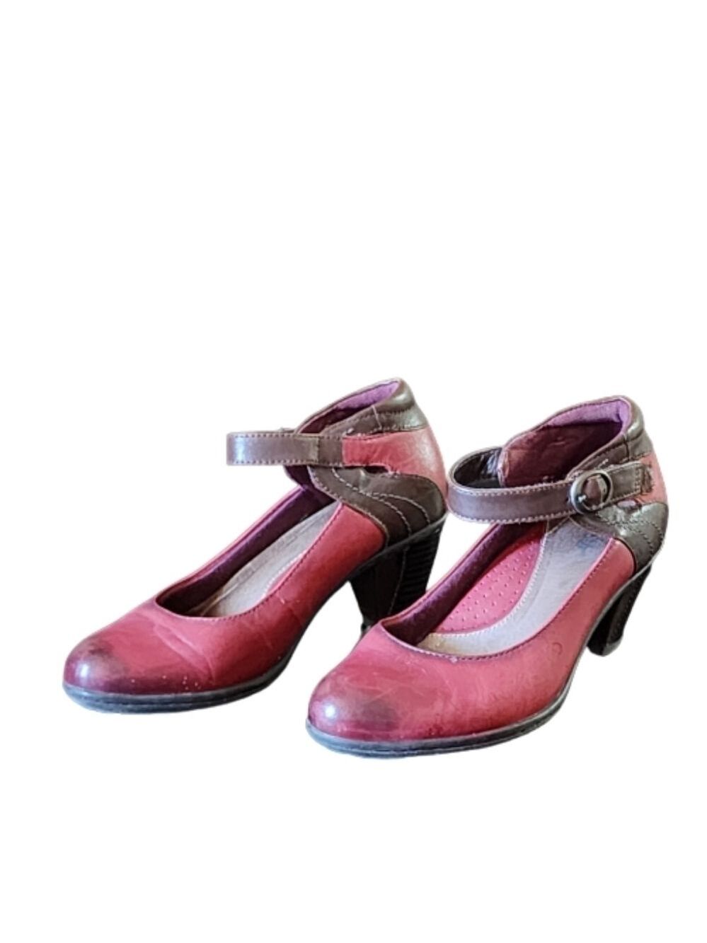 Earth leather heeled sandal color burgundy and brown size 5.5